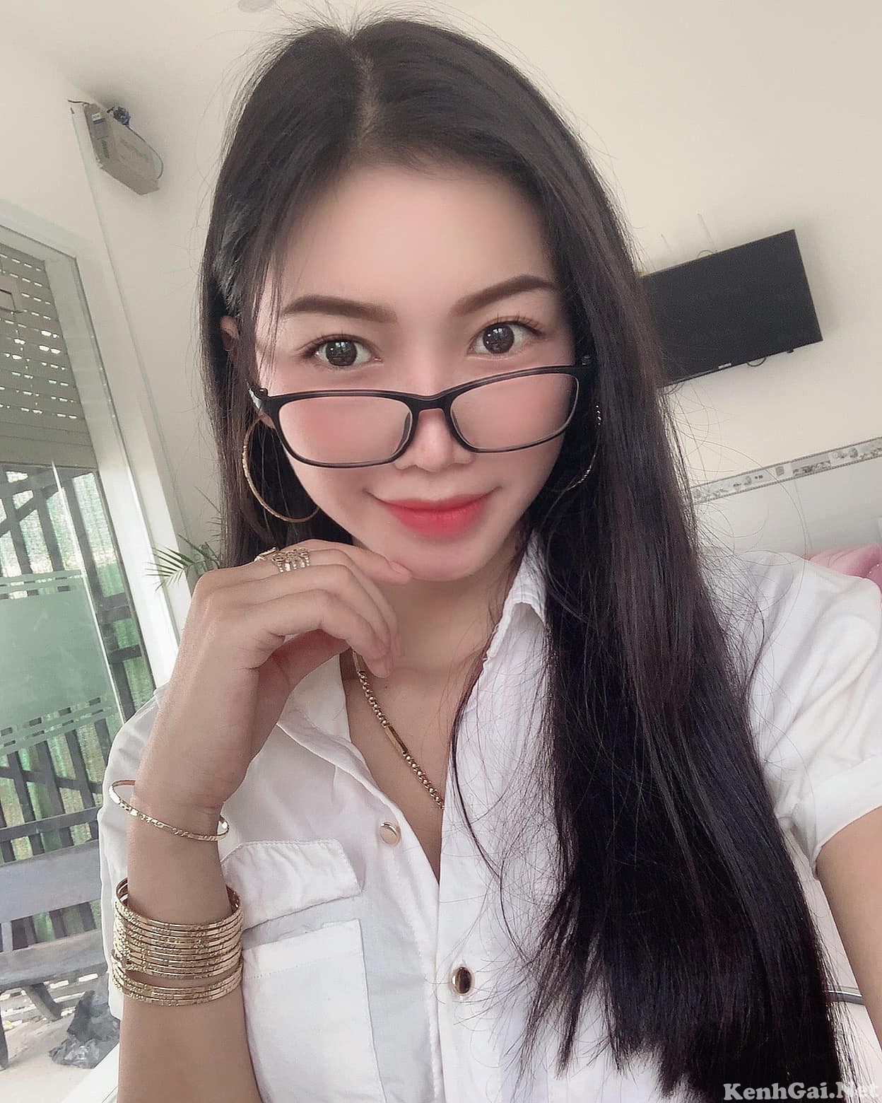 Nguyệt Miu: Gầm cao thoáng máy^^