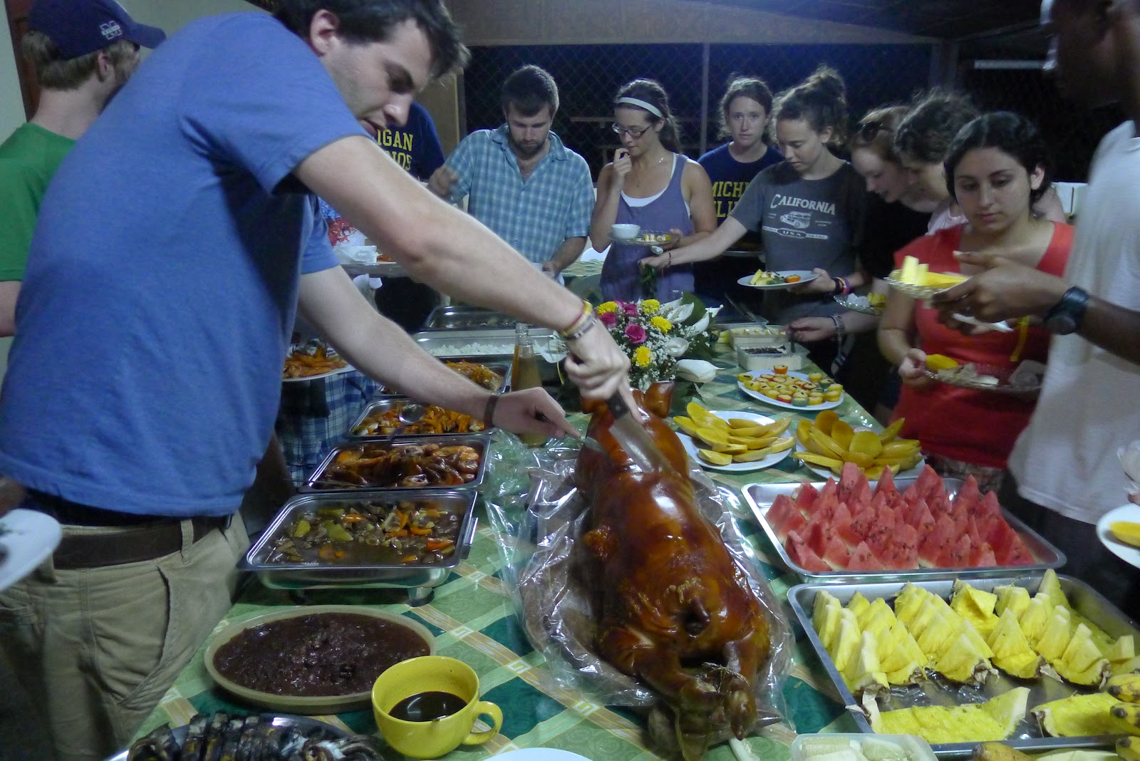 foreigners-eating-filipino-food-mikeligalig