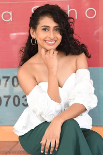 Nitya Naresh (26)