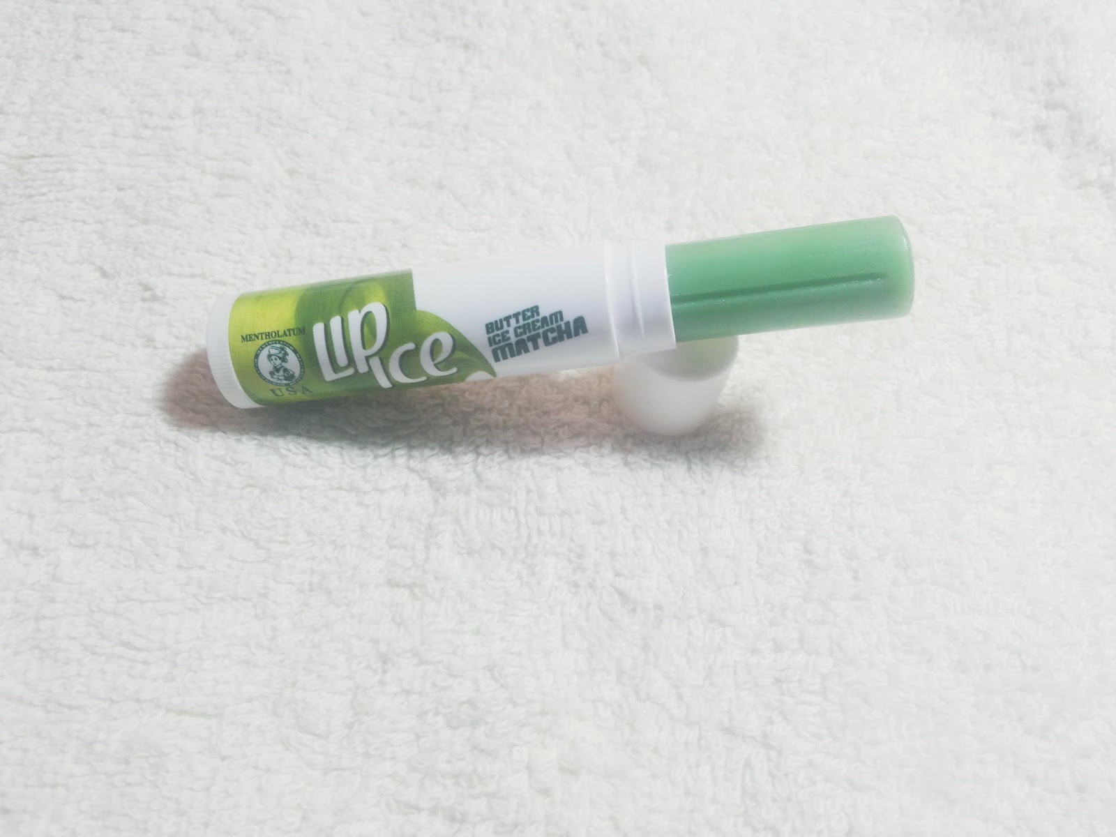 Review Lip Ice Butter Ice Cream Matcha / PETRICHOR