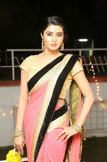 Actress-Harini-Latest-stills-tollyscreen