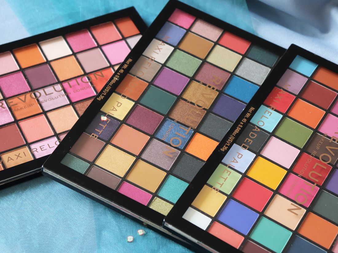 Makeup Revolution Maxi Reloaded Eyeshadow Palettes Review Swatches Avis - Paris London Makeup Artist Beauty Blogger Youtuber - Dream Big - Big Big Love - Monster Mattes - Large it Up It's Azami Makeup Revolution Maxi Reloaded Eyeshadow Palettes Review Swatches Avis - Paris London Makeup Artist Beauty Blogger Youtuber - Dream Big - Big Big Love - Monster Mattes - Large it Up It's Azami