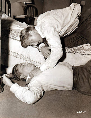Trapped 1949 Lloyd Bridges Image 4