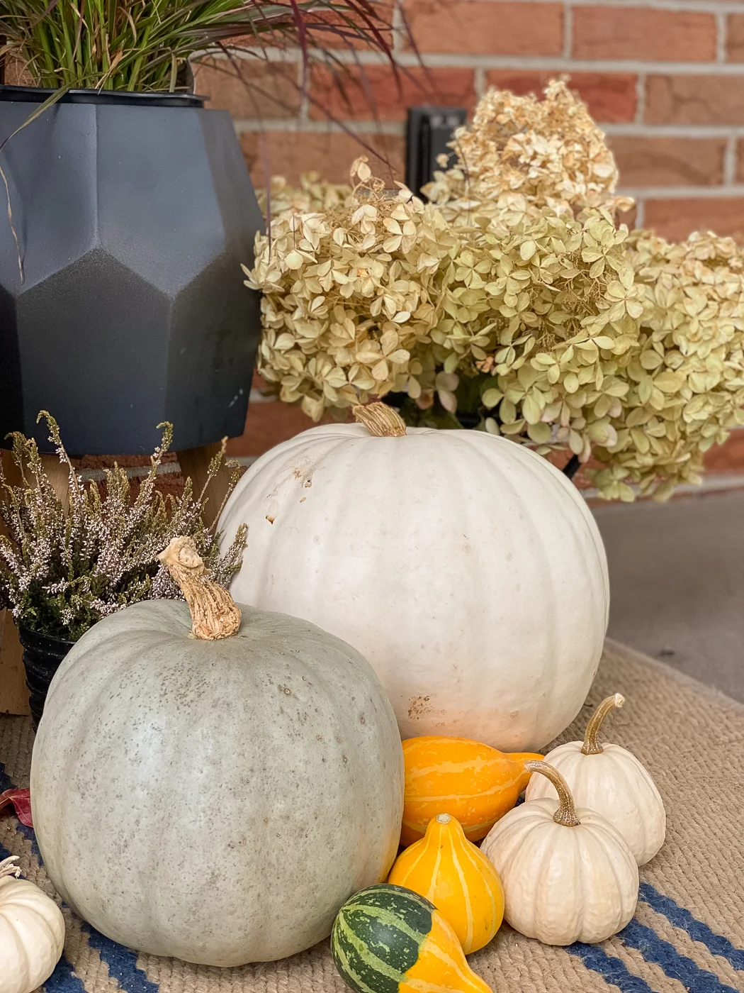 fall front porch decorating ideas, front porch decorating ideas for fall, fall porch decor