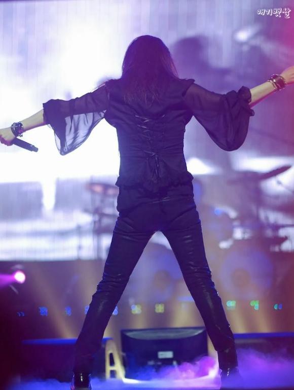 다음 사진들 중 김경호와 크리스탈을 구분하시오 | 인스티즈