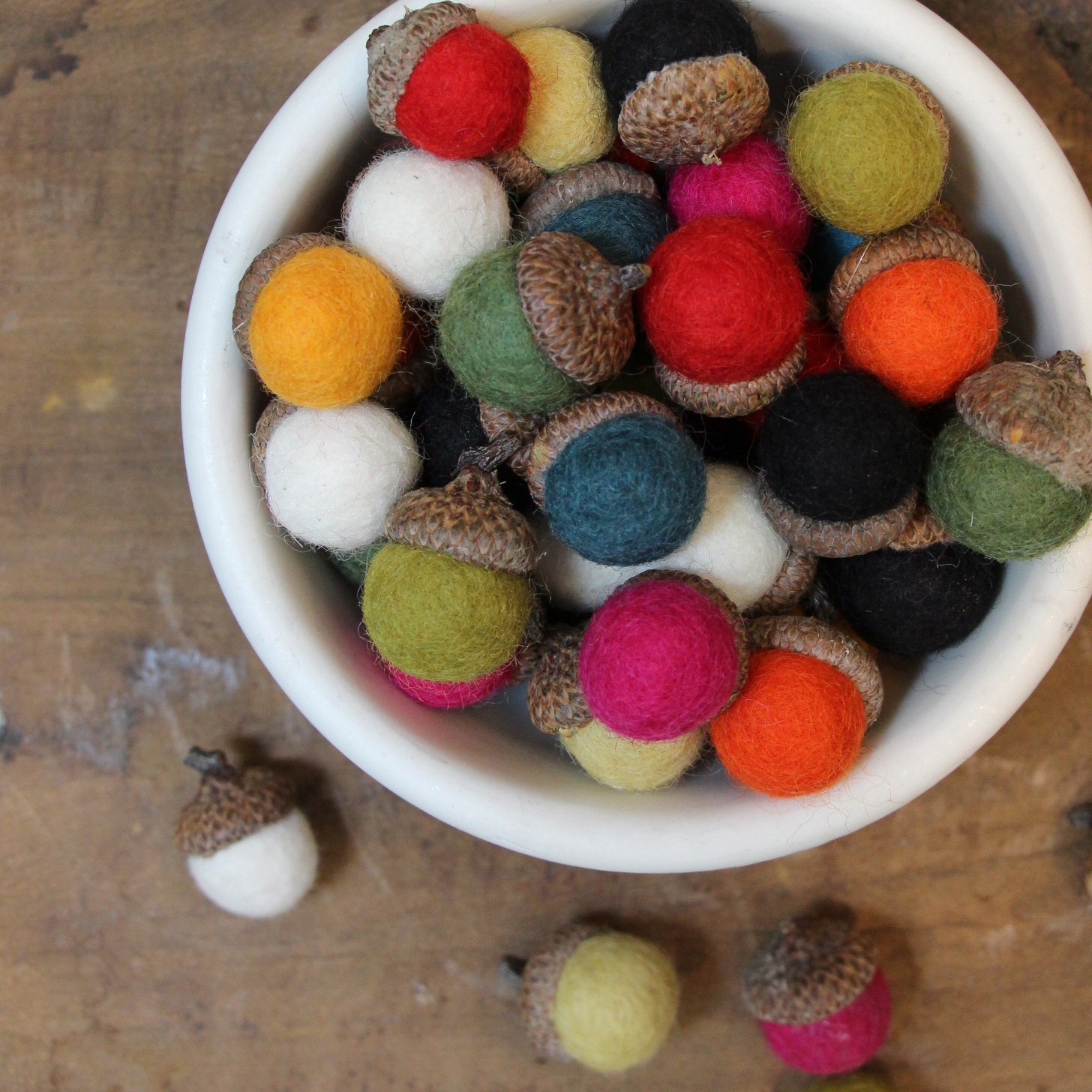My Sweet Savannah diy felted wool acorns