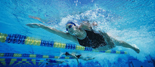 La natación es una buena recomendación para problemas de la espalda