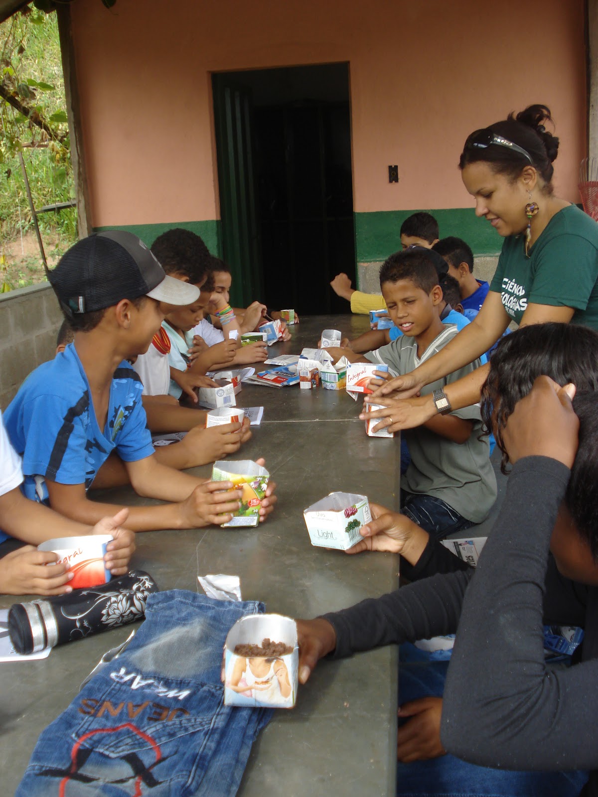 Projeto Sustentatec: Horta orgânica- Escola Municipal Glória Marques Diniz
