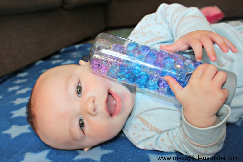 sensory bottles for babies - easy sensory play activities