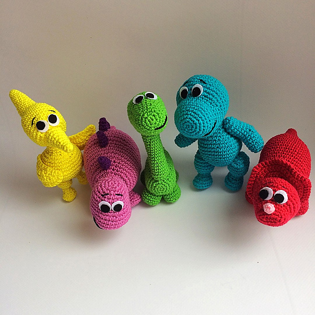 Colrful Crochet Dinosaurs Pattern Set colrful-crochet-dinosaurs-pattern-set
