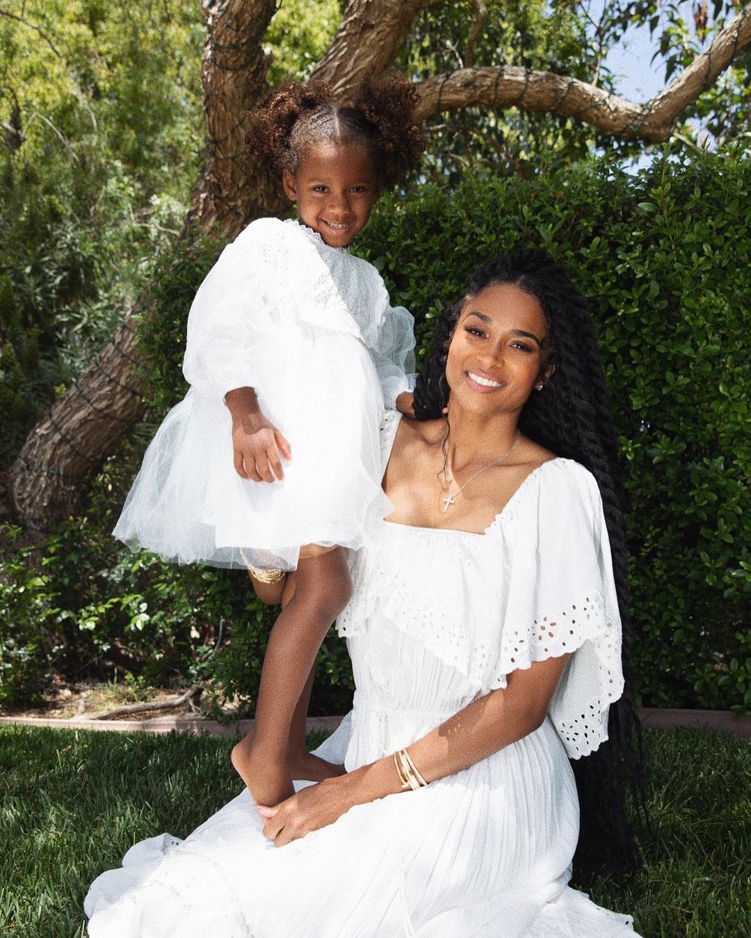 Ciara looked stunning in an allwhite photo shoot with her daughter
