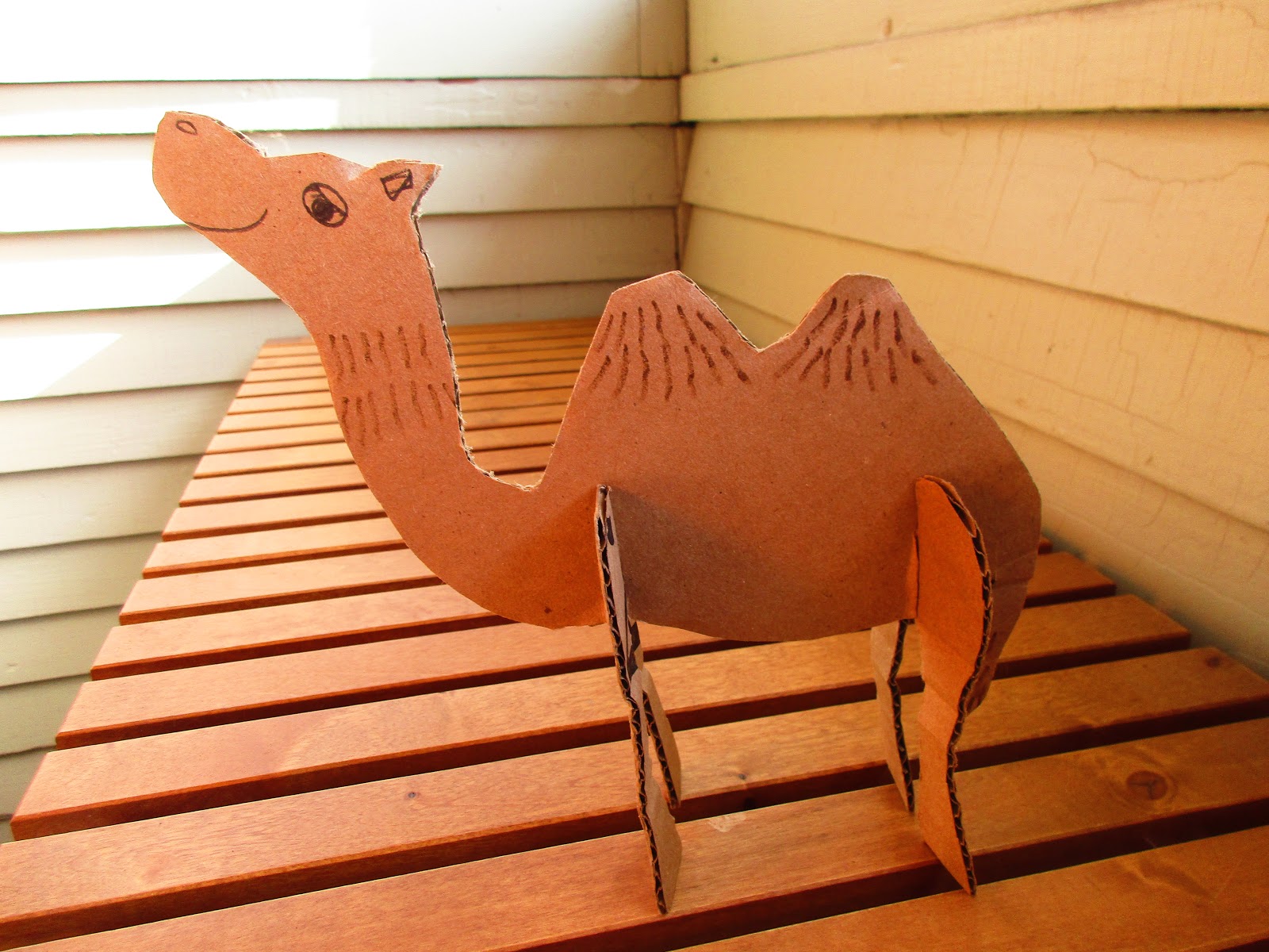 Tacoのときどき書く日記 ミネソタ生活の記録 段ボールのラクダ Cardboard Camels