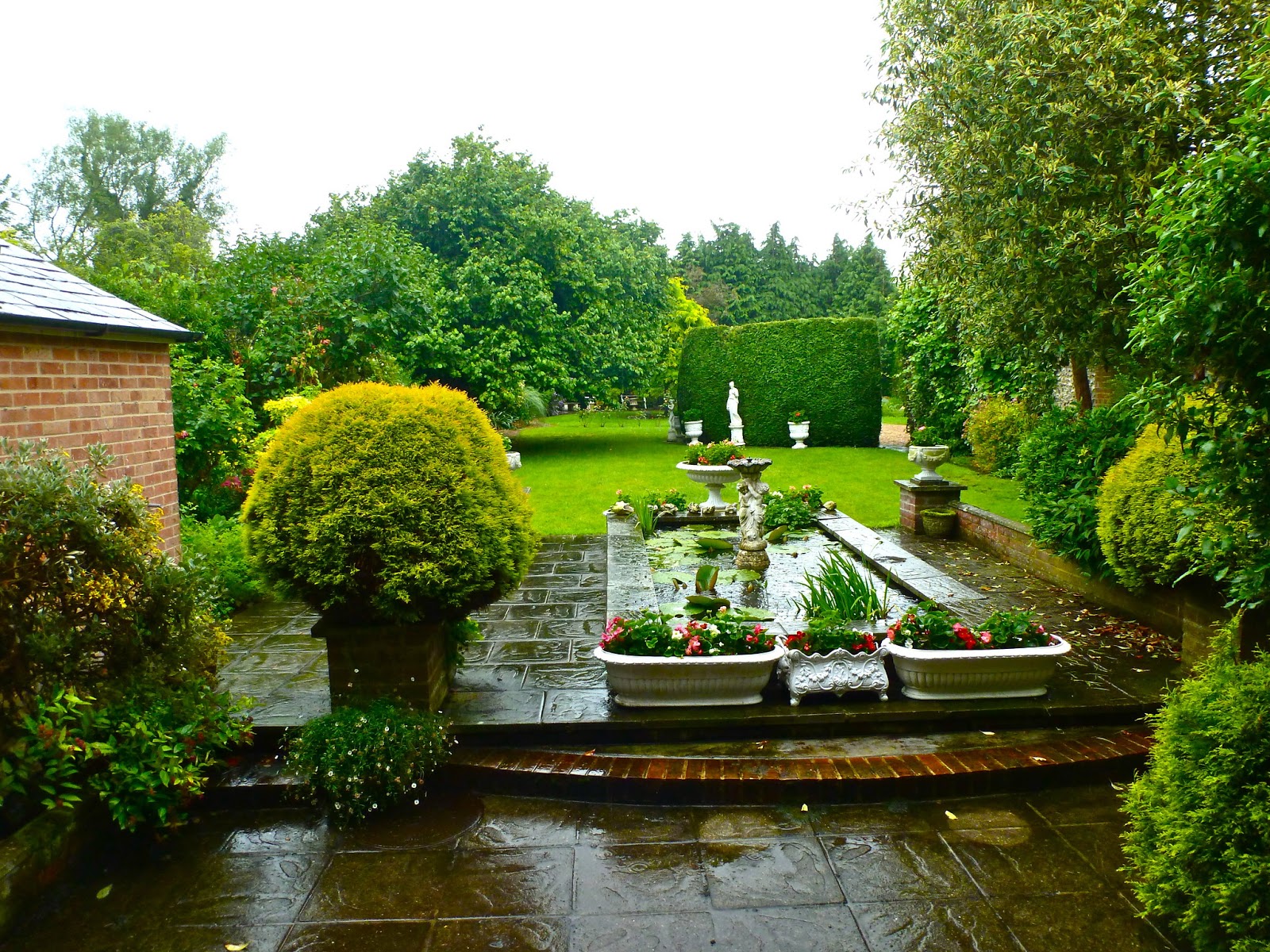 Herry's Journal Old Swan House Garden 2012