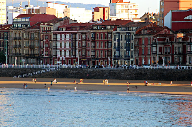 Gijón al aterdecer