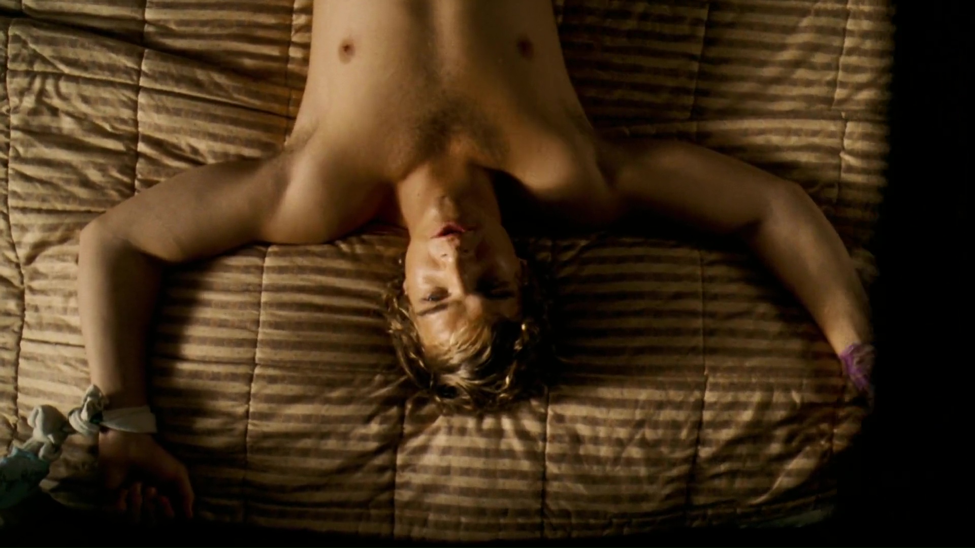 Taylor Handley shirtless in The Texas Chainsaw Massacre: The Beginning.