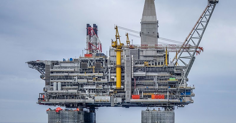 Oil Platforms Around The World: Berkut Oil Platform