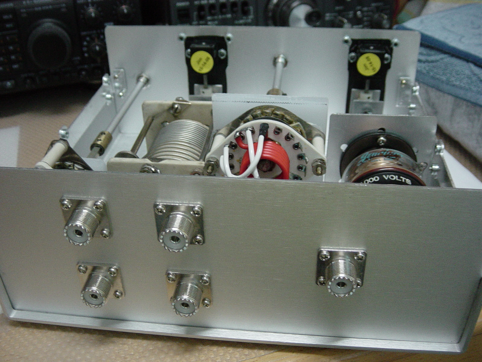 VR2XMT - Charlie Ho: L-Match Antenna Tuner - Completed