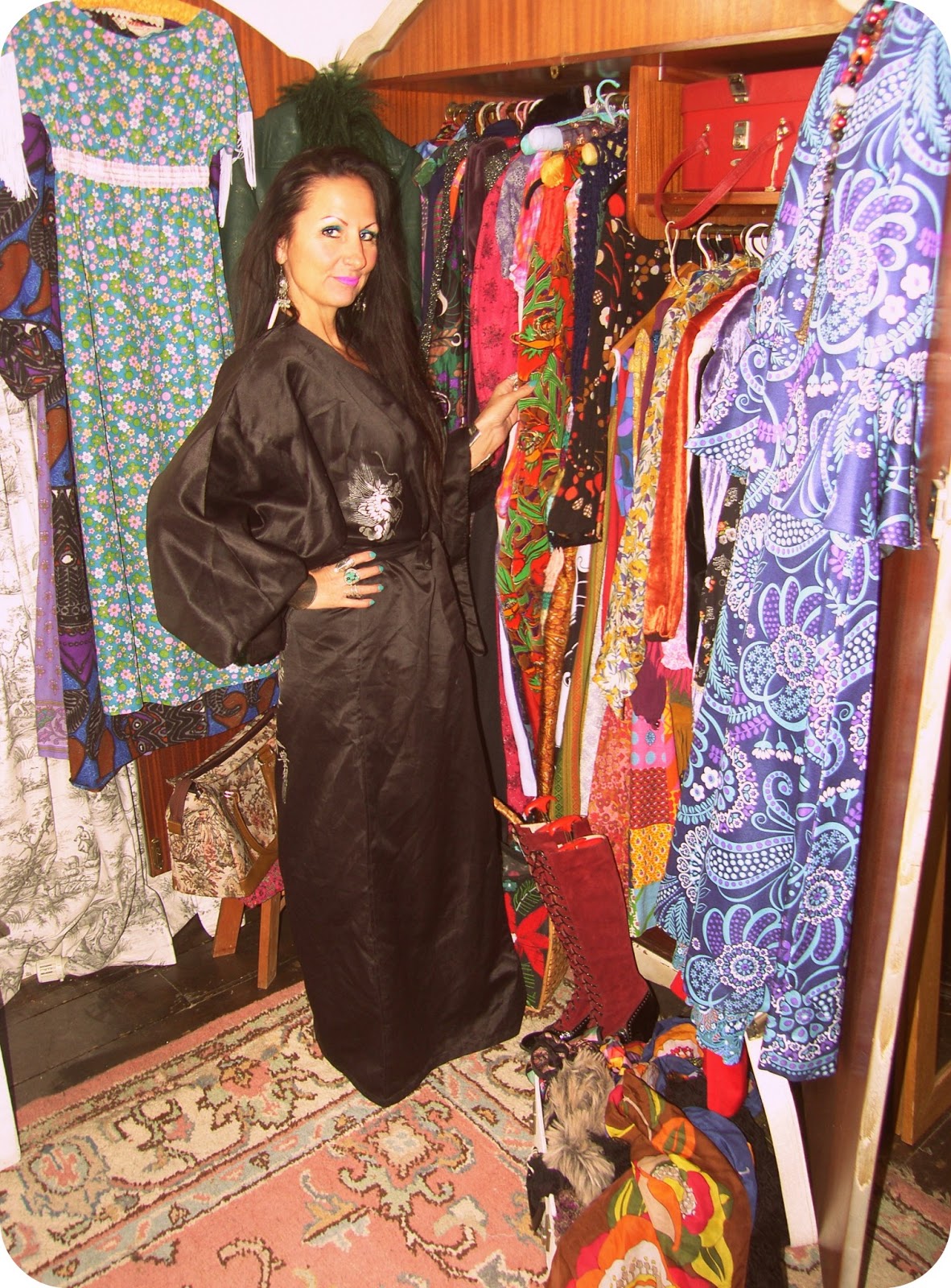 Vintage Vixen: Art, Wardrobe Disarray and A Tutorial