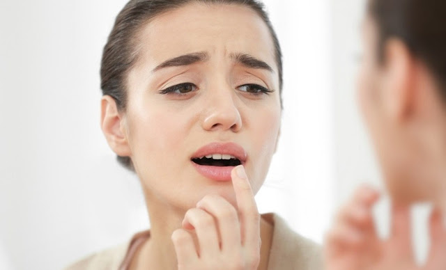 5 Cara Alami Menghilangkan Bibir Hitam Yang Aman