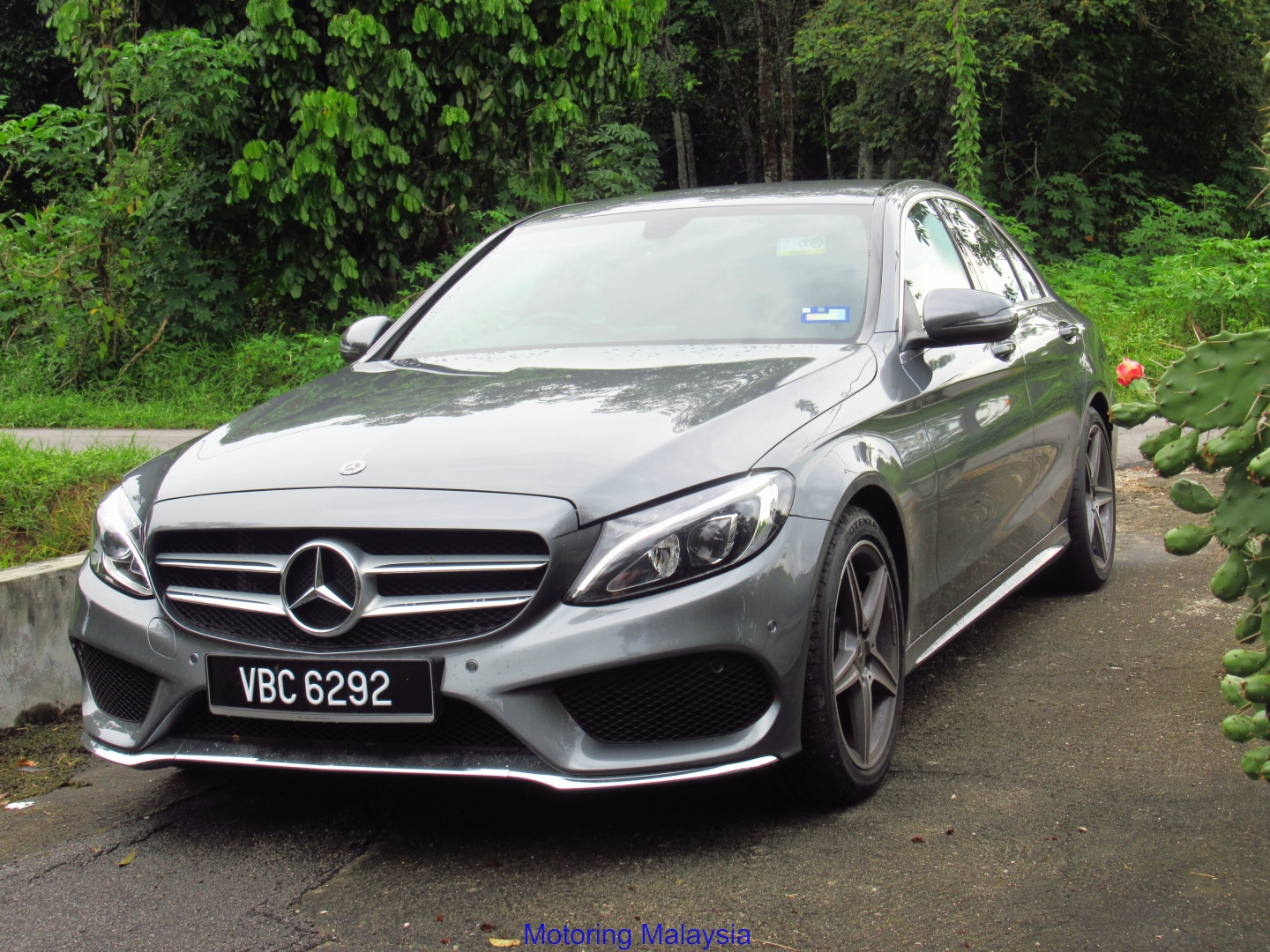 Motoring-Malaysia: Pictorial: The W205 Mercedes-Benz C-Class is a  Masterclass of Design - Featuring the Pre-facelift C200 AMG-Line