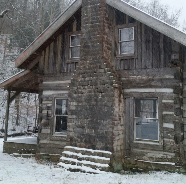 Log Home Tour Series Little Log Cabin In The Hollow The Roots