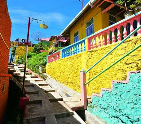 Tigarihit, Wisata Kampung Warna-Warni di Parapat | Wisata Instagramable
