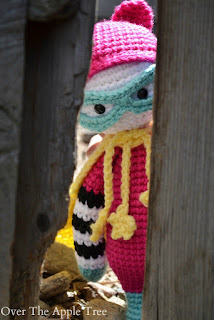 New crochet projects, Crochet purses and dolls by Over The Apple Tree