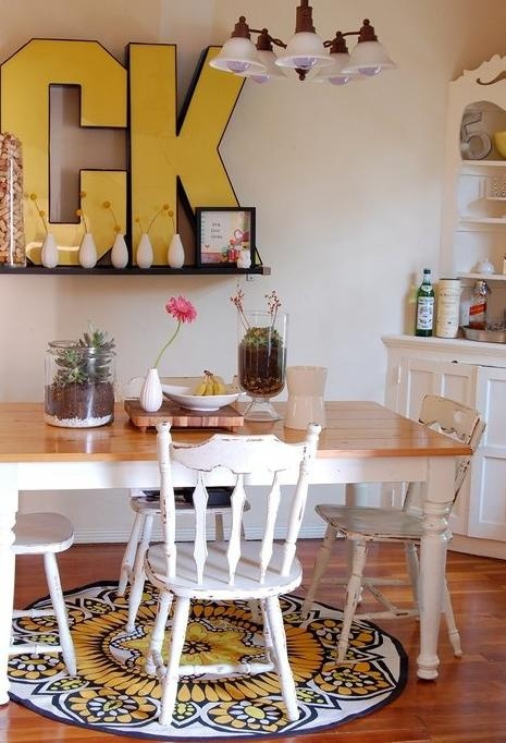 Decorar con letras en el comedor