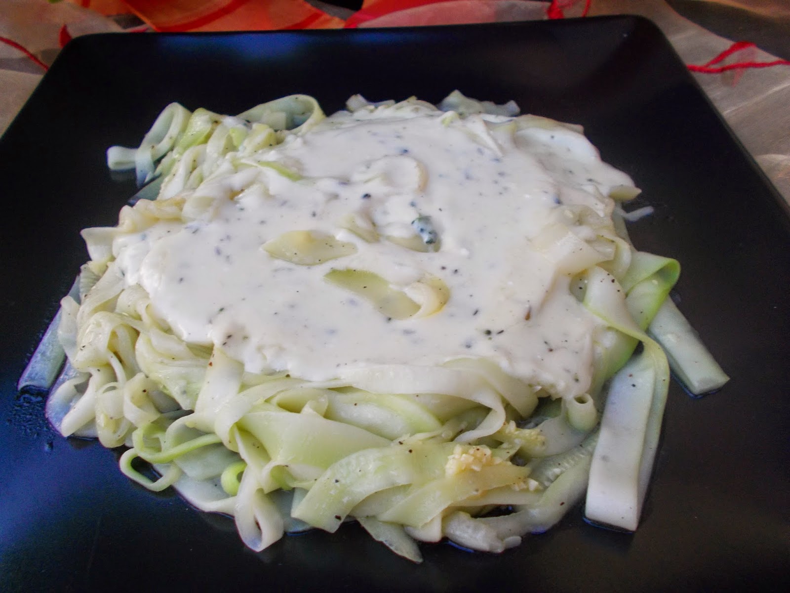 Taietei din dovlecel cu sos quattro formaggi