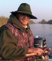 Click pe imaginea de mai jos, găsiţi multe informaţii de la un pescar de Dunăre