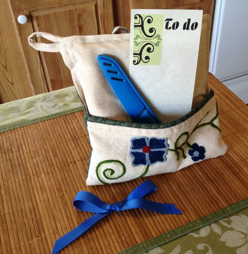 Emergency Crafter Pocket Potholders make easy last minute gifts