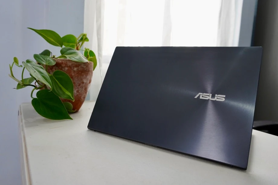 5 Reasons Why ASUS Zenbook 13 OLED is the Best Laptop for Techies and Yuppies