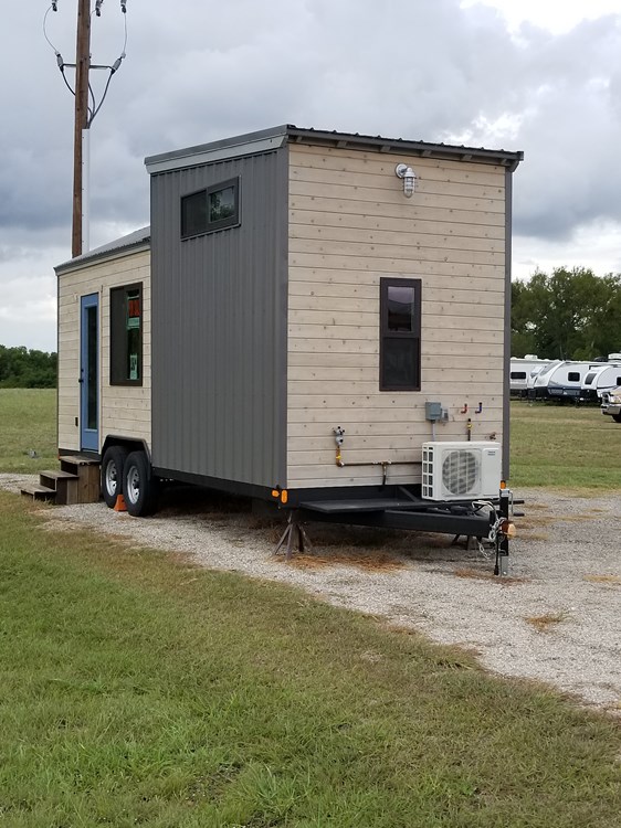 Fredericksburg Tiny House (250 Sq Ft) [ TINY HOUSE TOWN ]