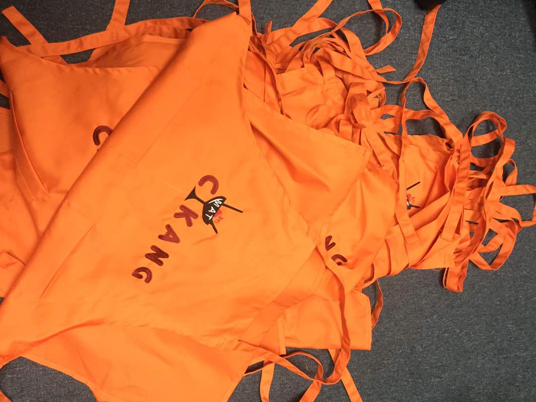 Saudagar Printing Malaysia Custom Apron dan Sulam logo ikut kesukaan anda