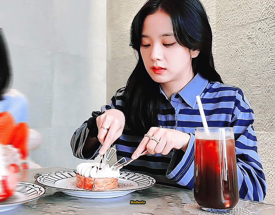 리사 유튜브에서 미모 뽐내는 블랙핑크 지수 - 꾸르