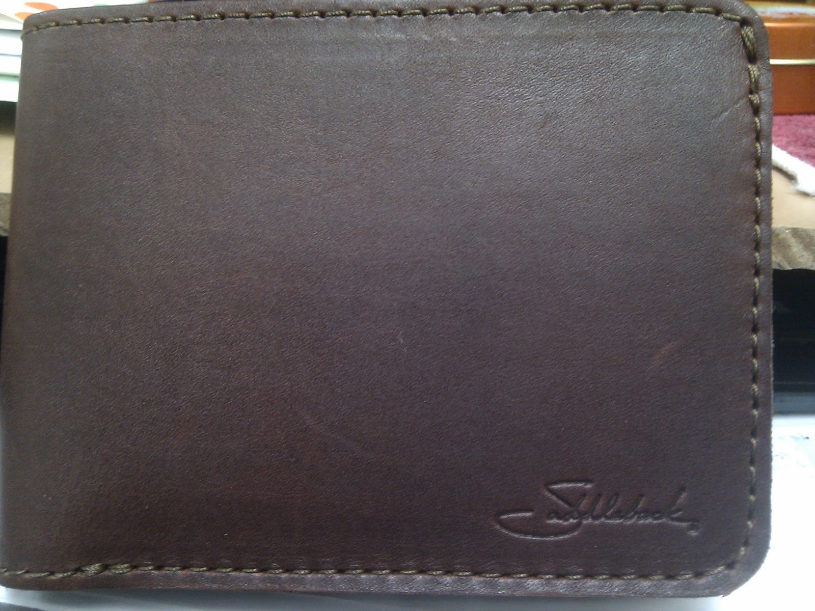 myGearReview42: Review: Saddleback Leather Medium Bifold Wallet in Chestnut