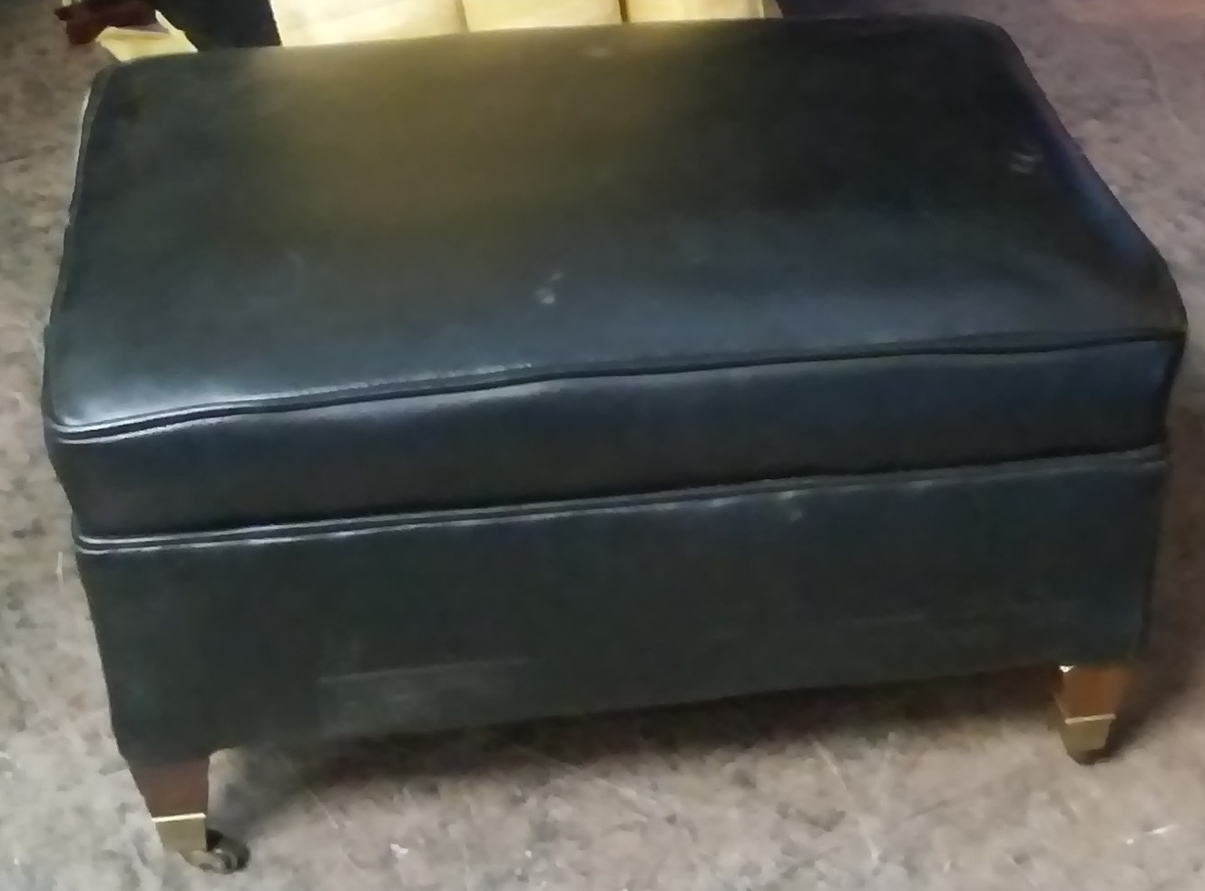 UHURU FURNITURE & COLLECTIBLES SOLD 18" x 26" Vintage Vinyl Ottoman 40