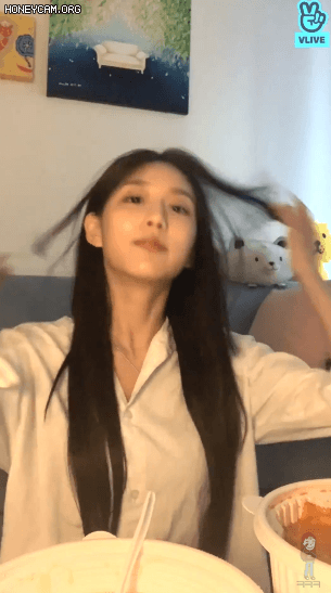 하얀셔츠 고라니 정예인