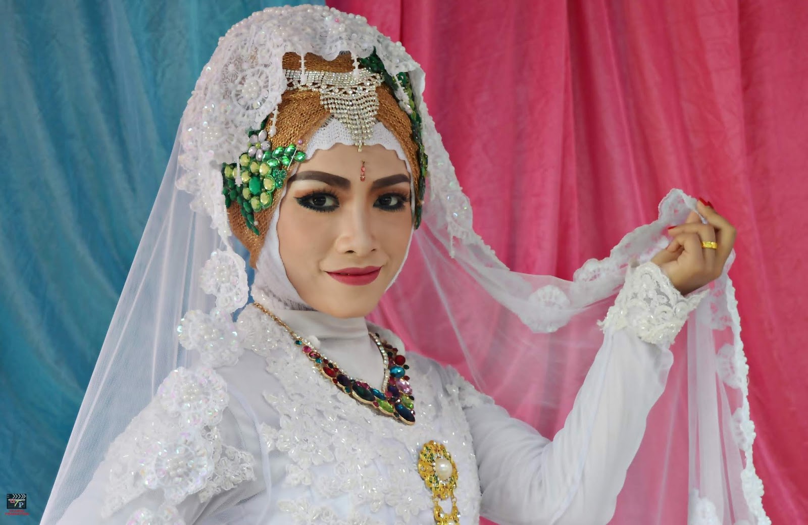 pakaian pengantin wanita 