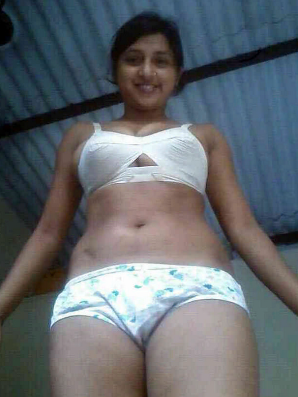 Collage Naked Indian Babes - Nude sexy college indian girl - Porn Pics & Movies