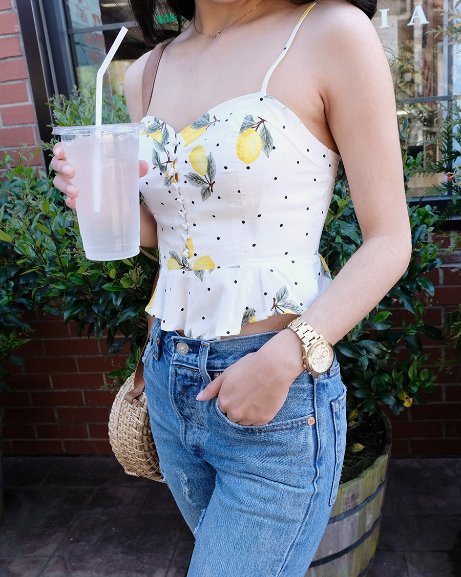 cute summer outfits, lemon print forever 21 cami, levis 501 skinny jeans, straw circle bag forever 21