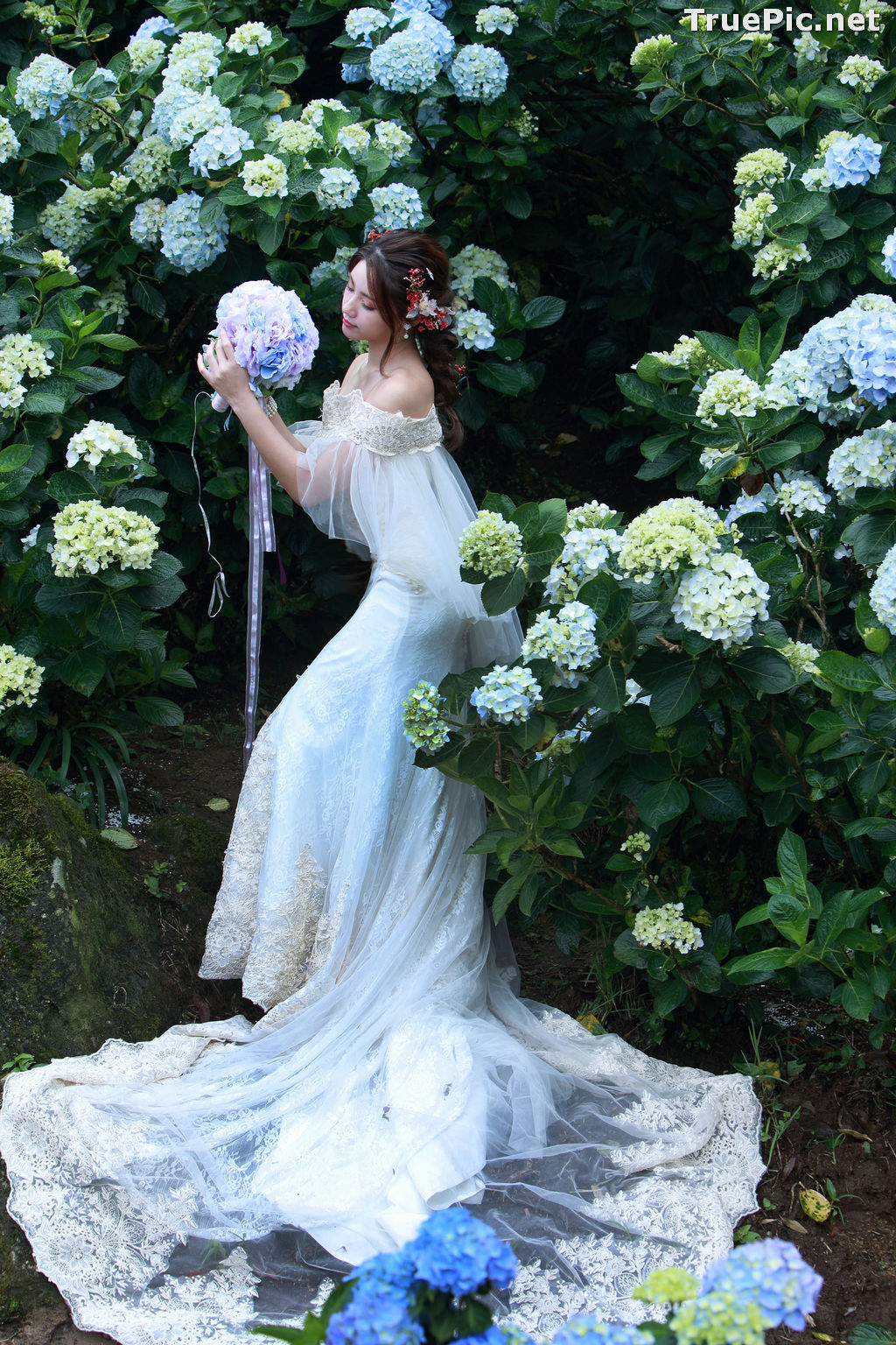Image Taiwanese Model - 張倫甄 - Beautiful Bride and Hydrangea Flowers - TruePic.net - Picture-16