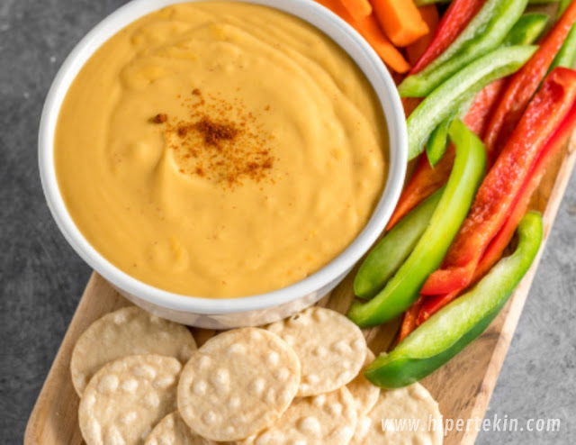 THE BEST VEGAN CHIPOTLE CHEDDAR CHEESE SAUCE