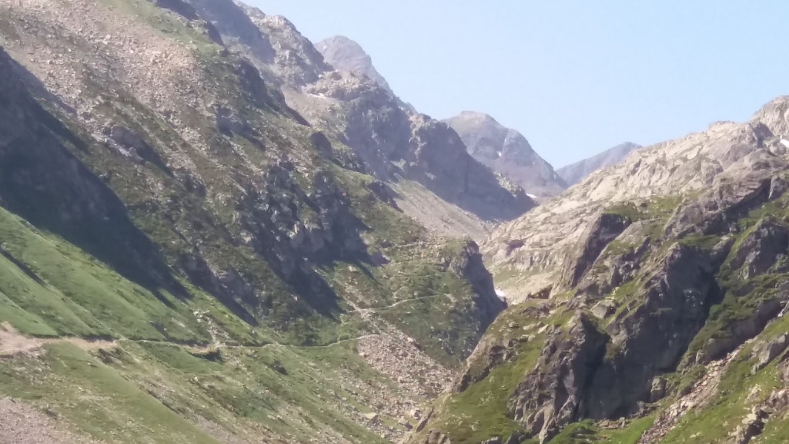 Res'Pyr'Rando Lacs de Rémoulis Refuge et lac de Respomuso
