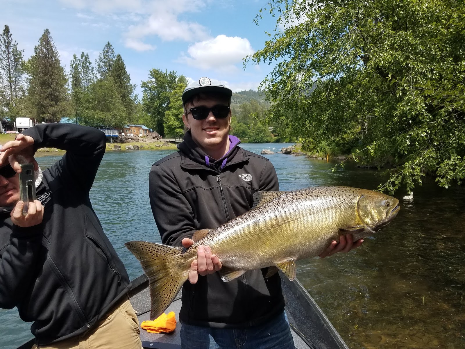 Guided Fishing on the Rogue and Umpqua Rivers' for Salmon and Steelhead