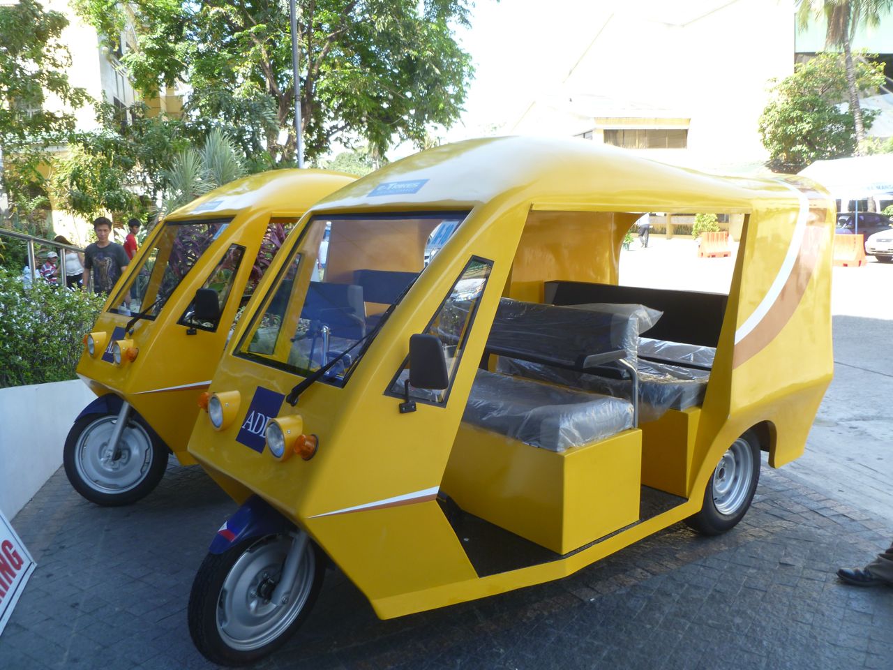 eTRIKE PROJECT OF MANILA WITH FREE CHARGING STATIONS