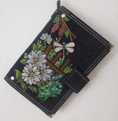 White Chrysant Embroidery wallet.