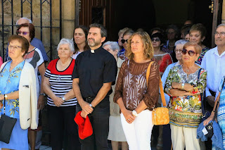 La alcaldesa, Amaia del Campo (PNV), tras la misa en las fiestas de Burtzeña La alcaldesa, Amaia del Campo (PNV), tras la misa en las fiestas de Burtzeña