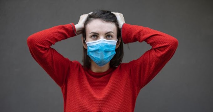 Οι δυο κινήσεις που μας προστατεύουν από τον Νο1 τρόπο μετάδοσης του κορωνοϊού