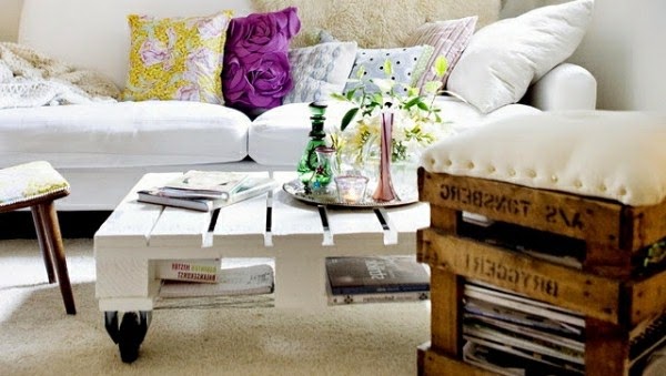 Coffee table on castors – 40 cool designs!